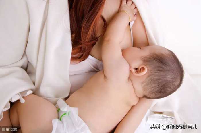 这边喂奶那边漏，哺乳期溢乳太尴尬，4个妙招教你缓解