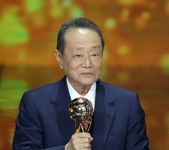 潘石屹、郭鹤年的双面人生：一位携款跑路、一位认祖归宗